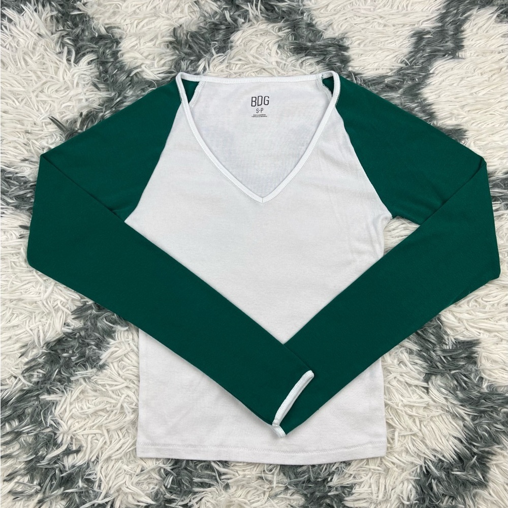 BDG Women's White Green Long Sleeve V-Neck Shirt Size Small